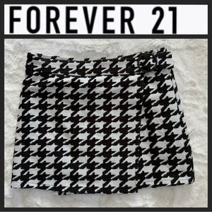 F21 Black and White Mod Print Wrap Mini 
Skirt